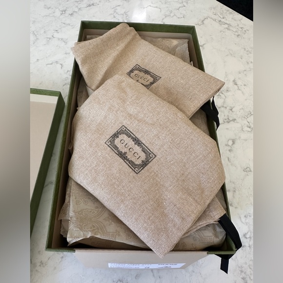 Women's Gucci Run Sneaker in Lilac Suede - 40 Box & Dust Bag Included - Picture 10 of 11